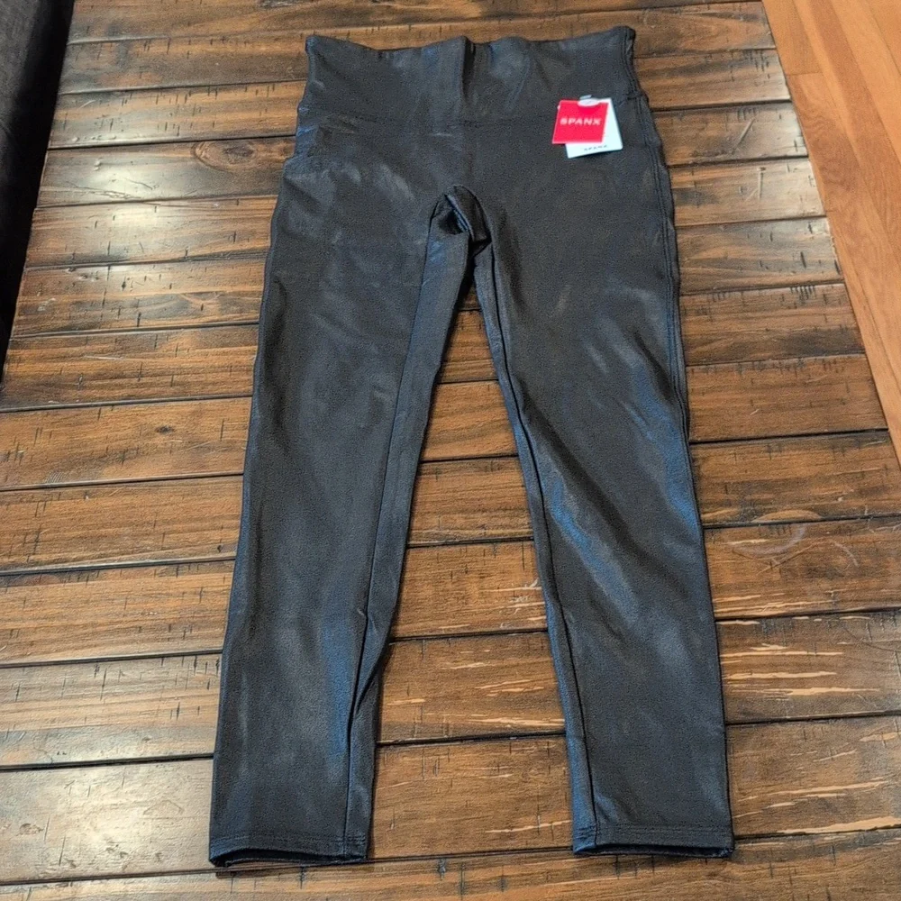 Spanx Faux Leather Leggings Petite - Picture 4 of 9